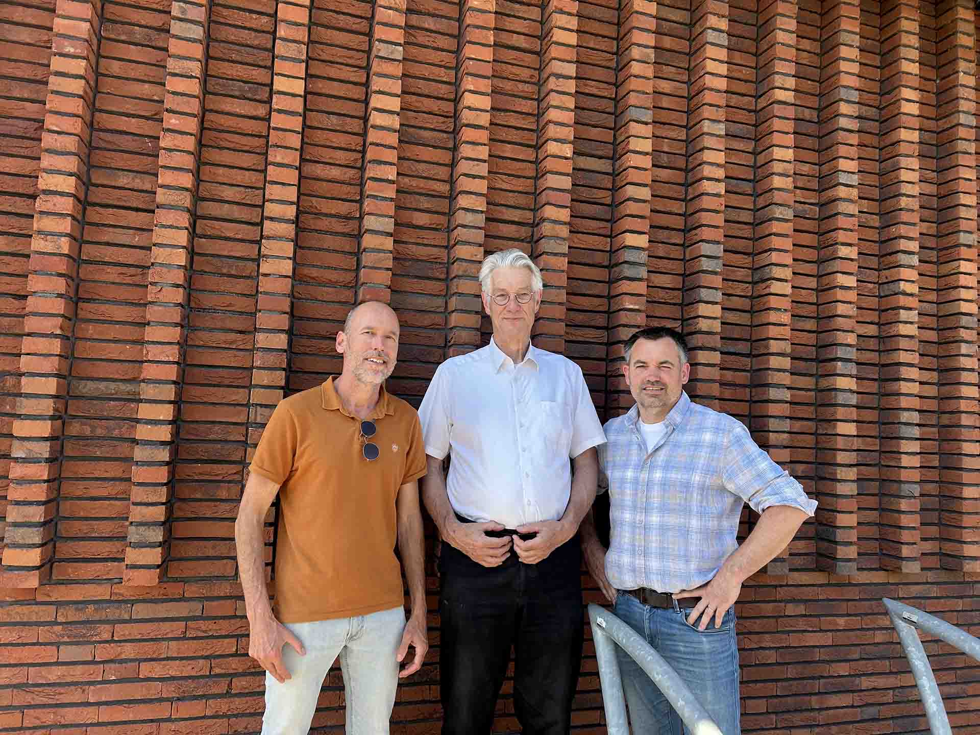 DEELL – Groepsfoto Piet, Ron, Marnix
